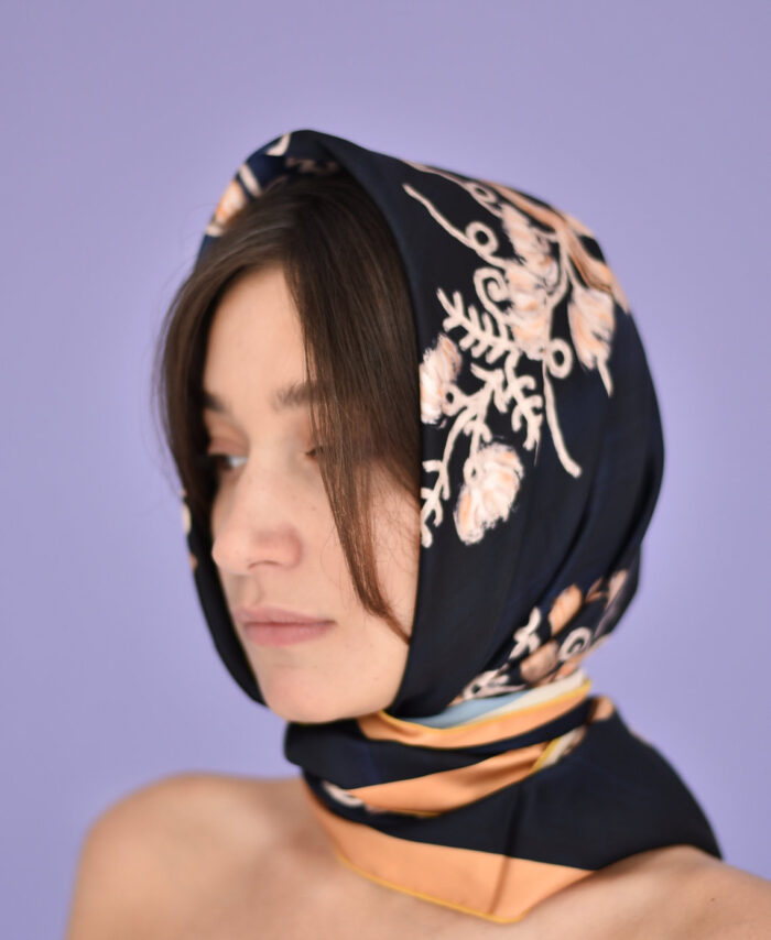 აბრეშუმის თავსაბურავი Georgian Flower
